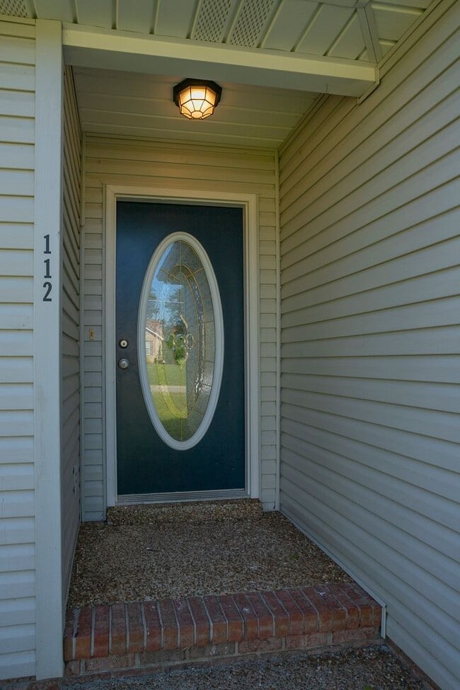 Building Photo - 112 Heritage Dr