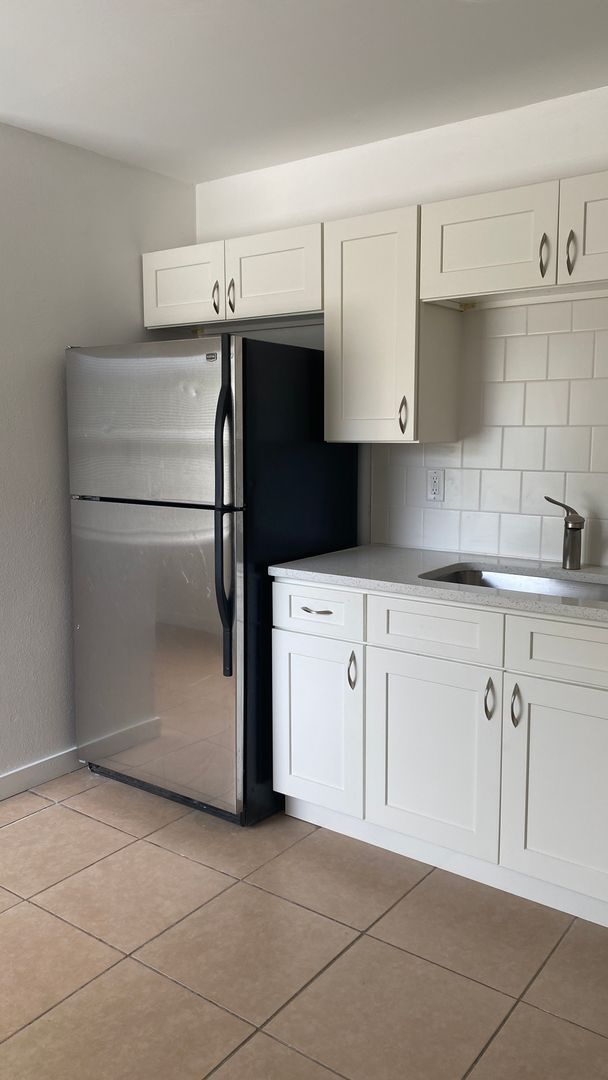 Building Photo - Nicelly Remodeled 3/2 Villa in West Bradenton