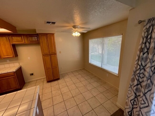 Building Photo - Rocklin four bedroom