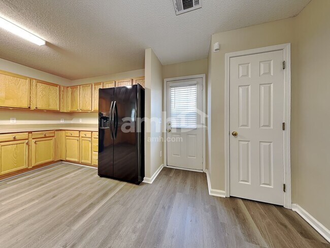 Building Photo - 244 Tigers Paw Dr