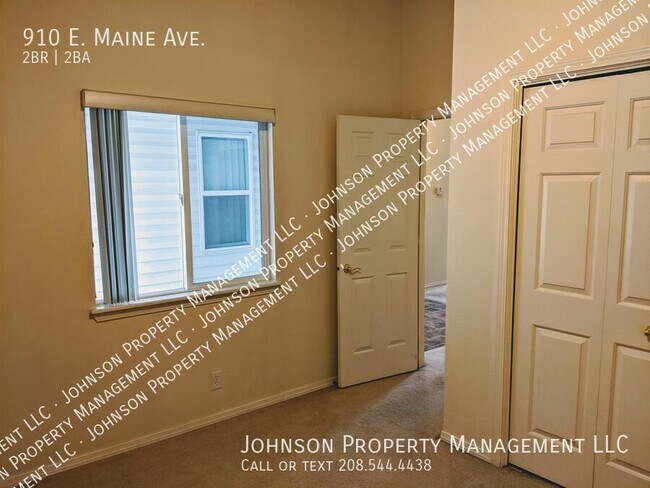 Building Photo - 910 E Maine Ave