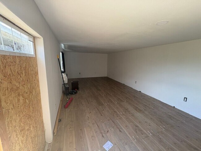 Building Photo - 1114 Shoal River Dr