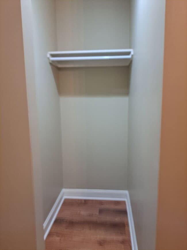 Building Photo - 4 BD/4 BA Located in Countryview Village.