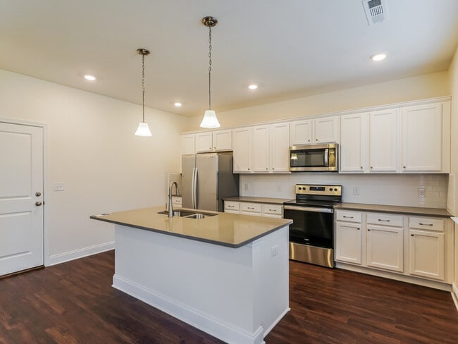 Building Photo - 127 Marin Dr