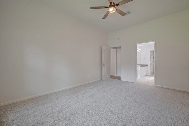 Building Photo - 3223 Candlepine Dr