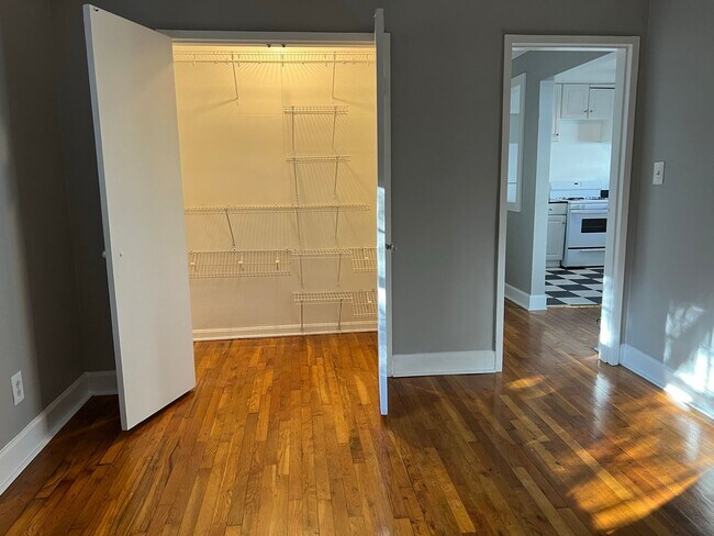 Building Photo - 1BR One Block from Piedmont Park! ~ Renovated!