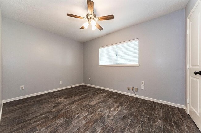 Building Photo - 405 Bellmar Ln