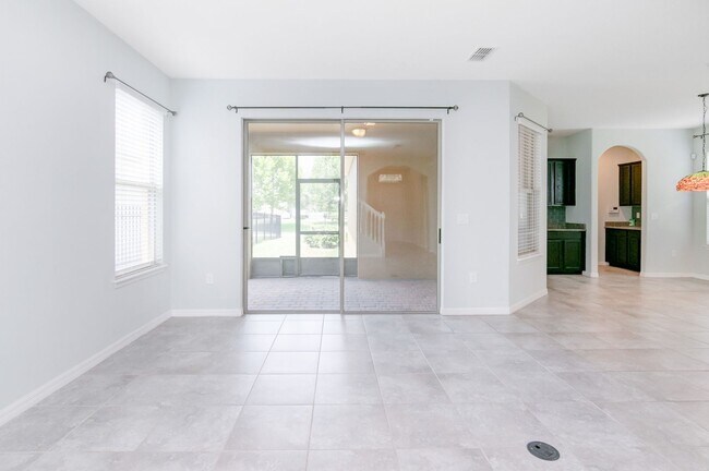 Building Photo - Stunning 4bed /3.5 bath Home For Rent at W...