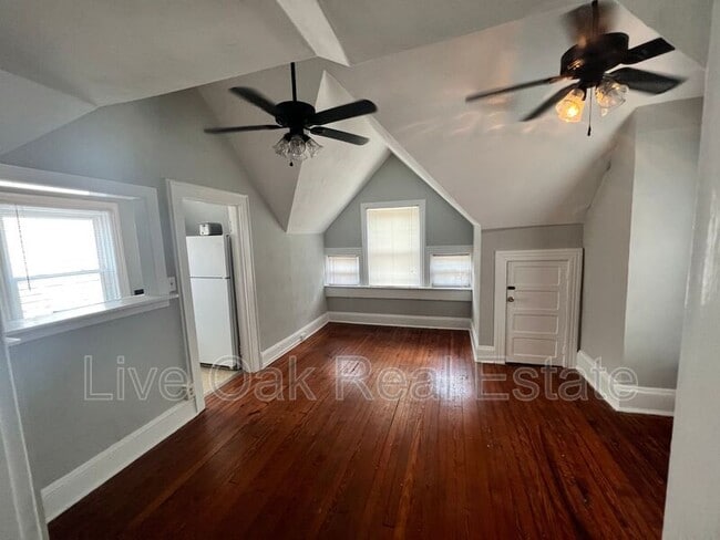 Building Photo - 610 Redgate Ave