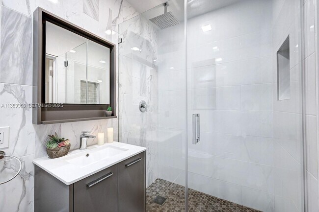 Building Photo - 801 Harrison St