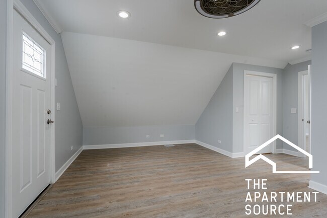 Building Photo - 3707 W Belmont Ave