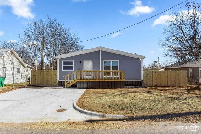 Primary Photo - 110 S Preston Rd