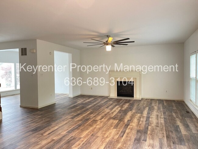 Building Photo - COMING SOON Modern 4BR Home