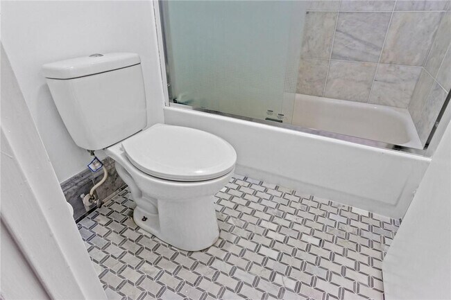 Building Photo - 3725 S Ocean Dr