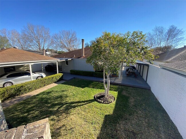 Building Photo - 8310 Spring Wind Dr