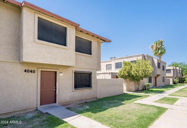 Building Photo - 4040 W Palomino Rd