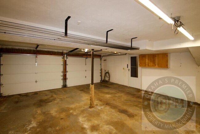 Building Photo - Beautiful 3Bd/2Ba home in Omaha, NE | Finished Basement!