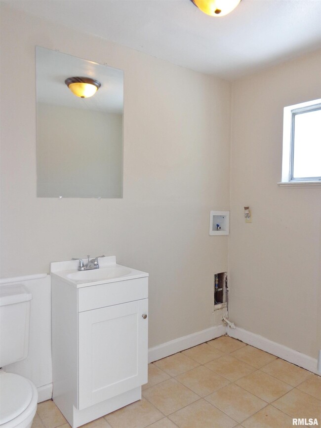 Building Photo - 4733 W Merol Ct