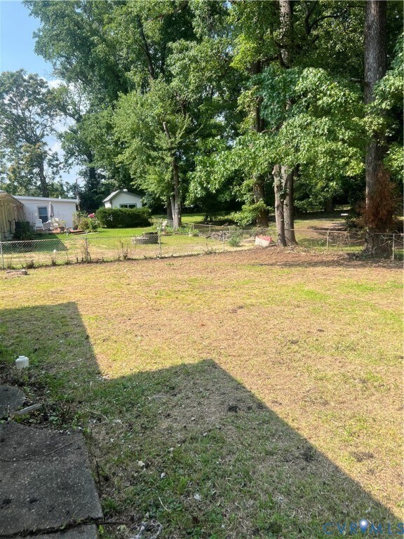 Building Photo - 1409 Surry Ave