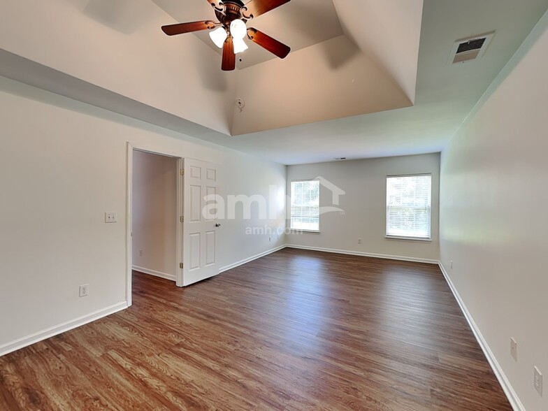 Building Photo - 6726 Centerline Dr