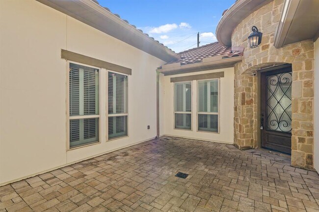 Building Photo - 67 Quiet Vista Dr