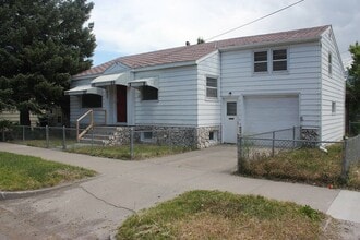 Building Photo - 111 W Chinook St