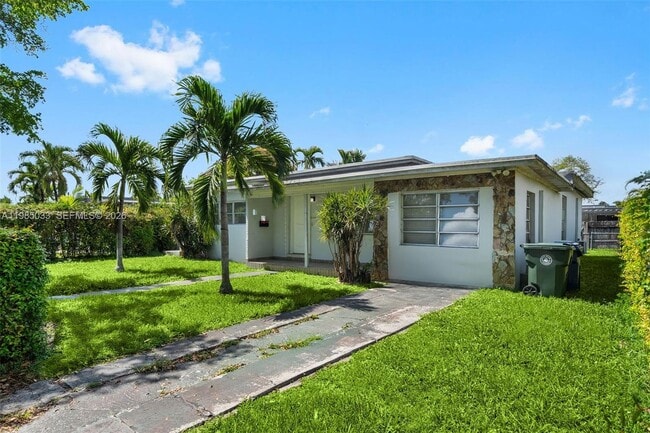 Building Photo - 1840 SW 63rd Ave