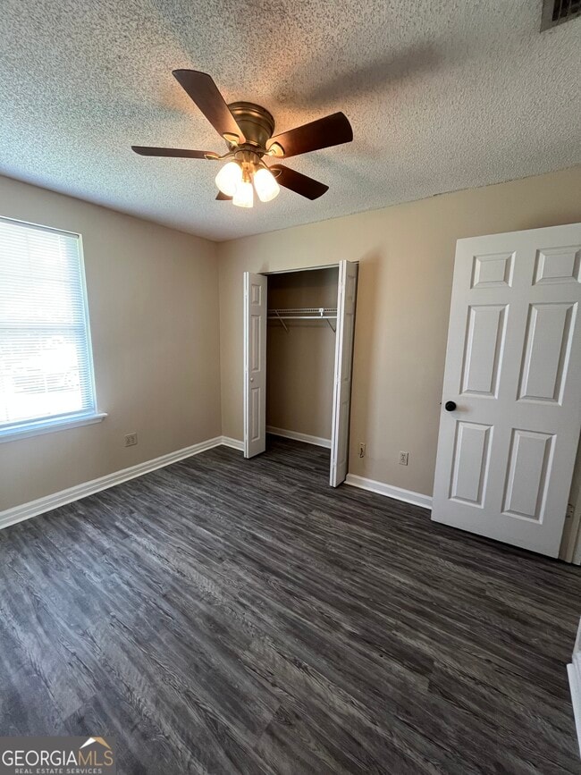 Building Photo - 411 Baltic Ct