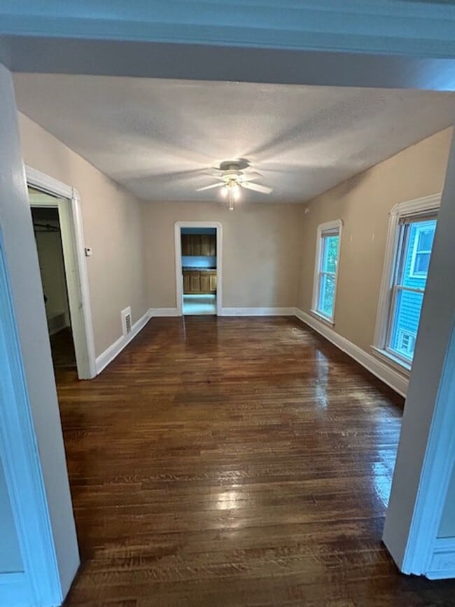 Building Photo - 964 Walnut St