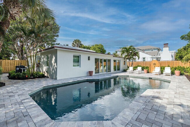 Building Photo - 229 Monterey Rd
