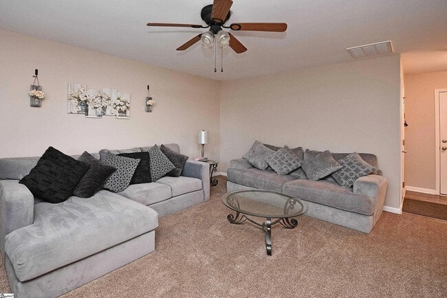 Building Photo - 4 Riverbed Dr