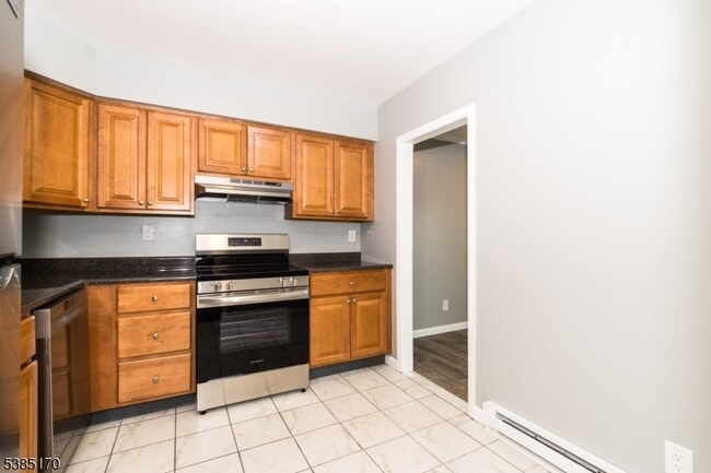 Building Photo - 190 Park St