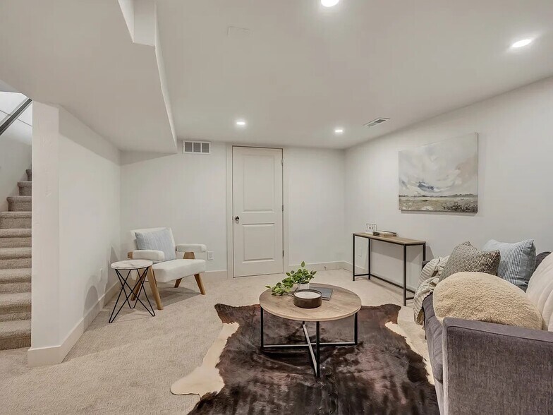 Building Photo - 2590 E 2100 S