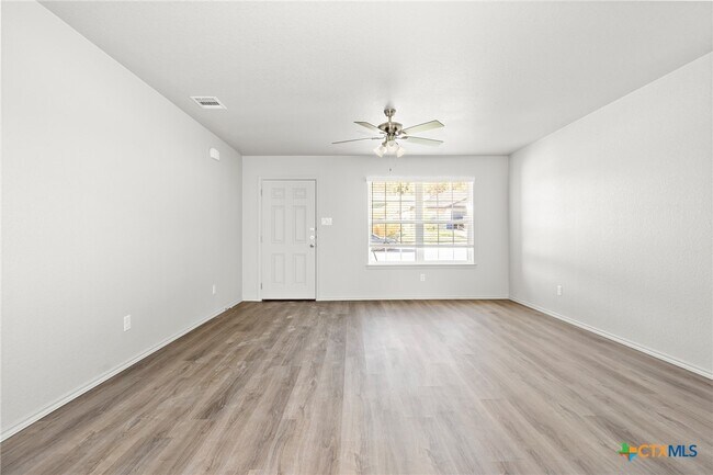 Building Photo - 103 Lost Trl