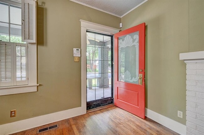 Building Photo - 1999 Peabody Ave