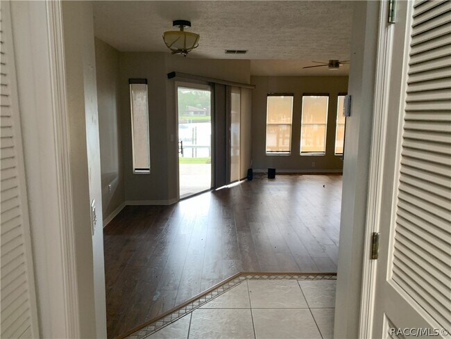 Building Photo - 10972 W Cove Harbor Dr