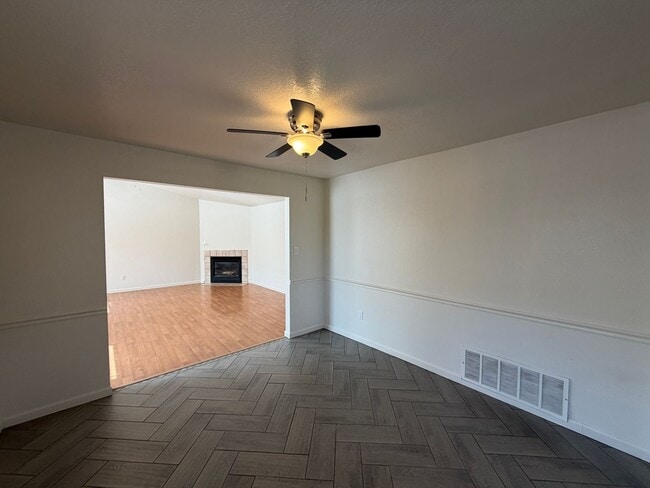 Building Photo - 3 Bedroom Single Story Home Available Near Unser Blvd NW & Irving Blvd NW