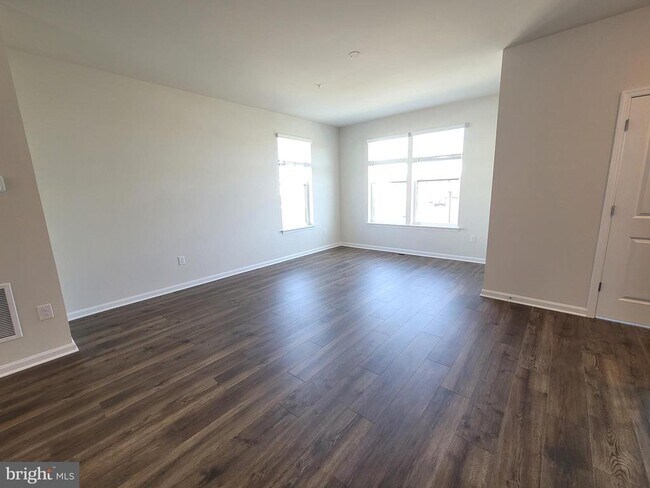 Building Photo - 762 Union St