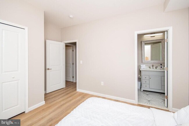 Building Photo - 8830 Badger Dr