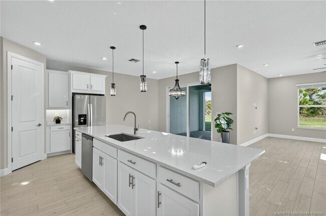 Building Photo - 3487 NW Solange Ct