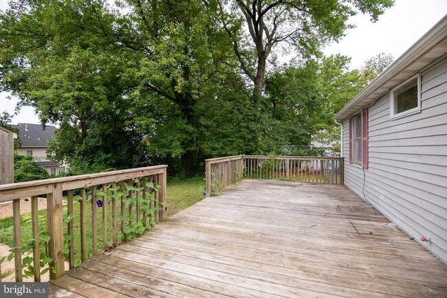 Building Photo - 839 Clifton Ave