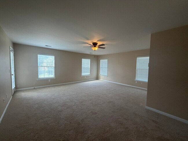 Building Photo - 575 Batty Way