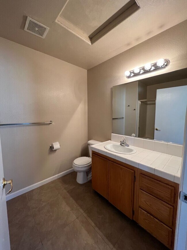 Building Photo - 4404 Pebble Creek Dr
