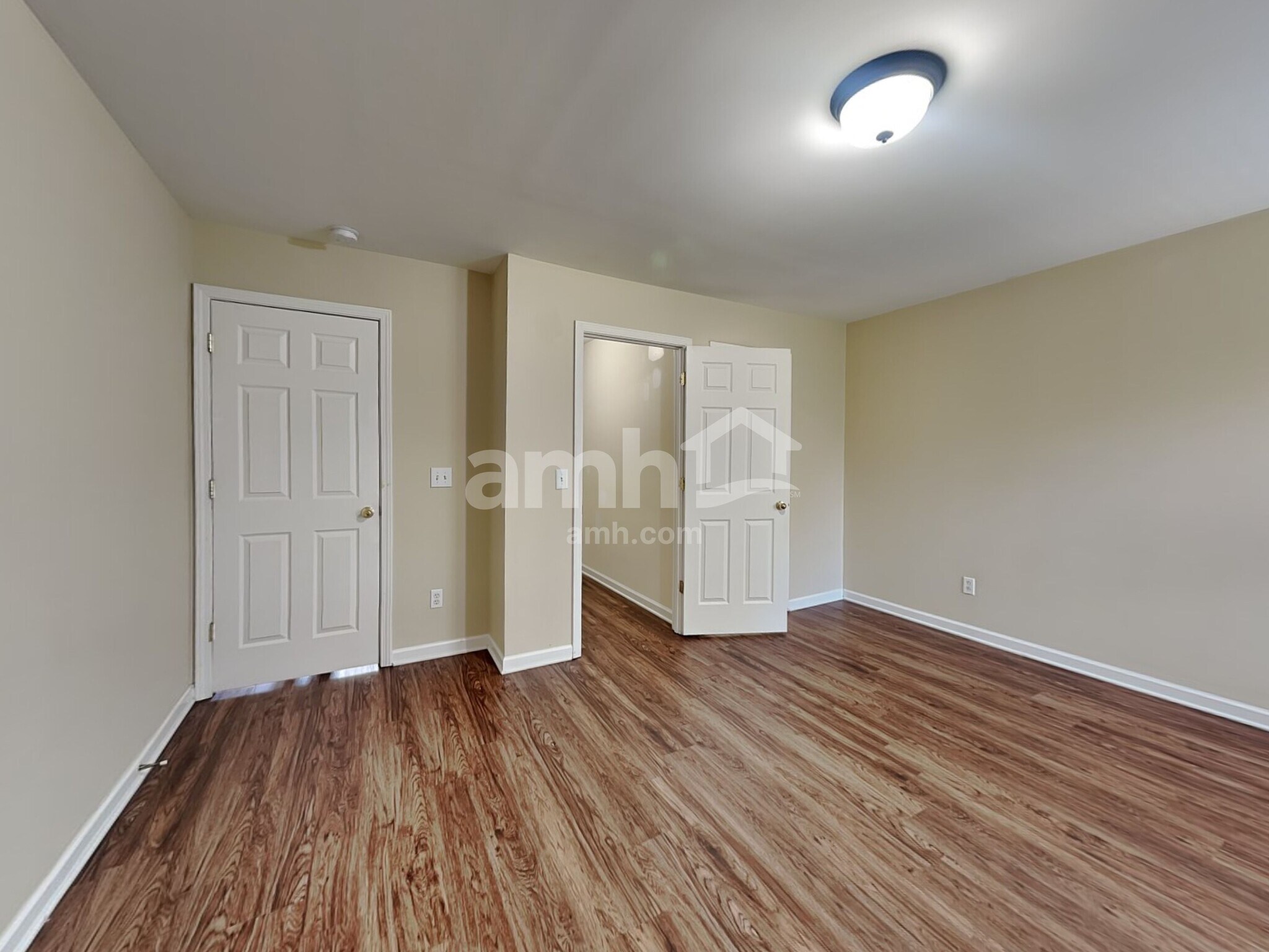 Building Photo - 302 Forest Bend Dr