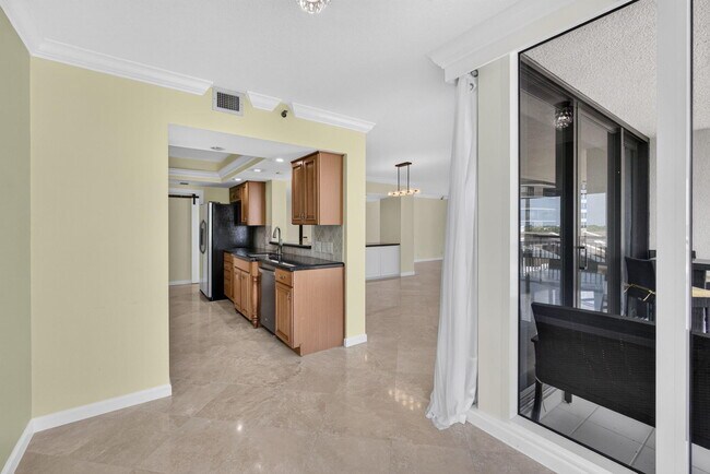 Building Photo - 4000 N Ocean Dr