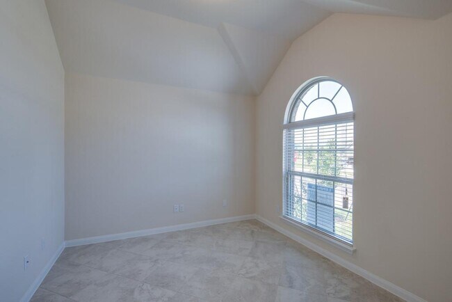 Building Photo - 501 Blue Agave Ln