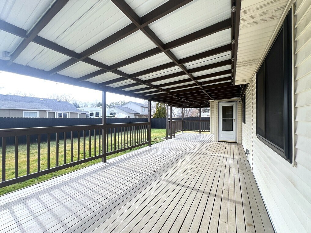 Building Photo - 2541 E Clarene Ct