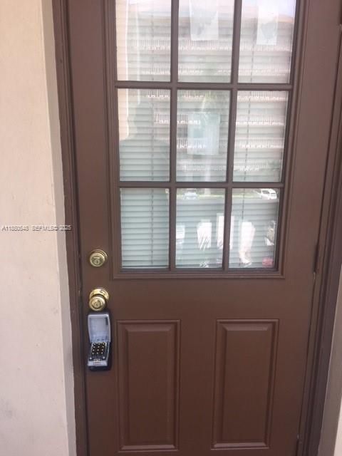 Building Photo - 232 NE 12th Ave