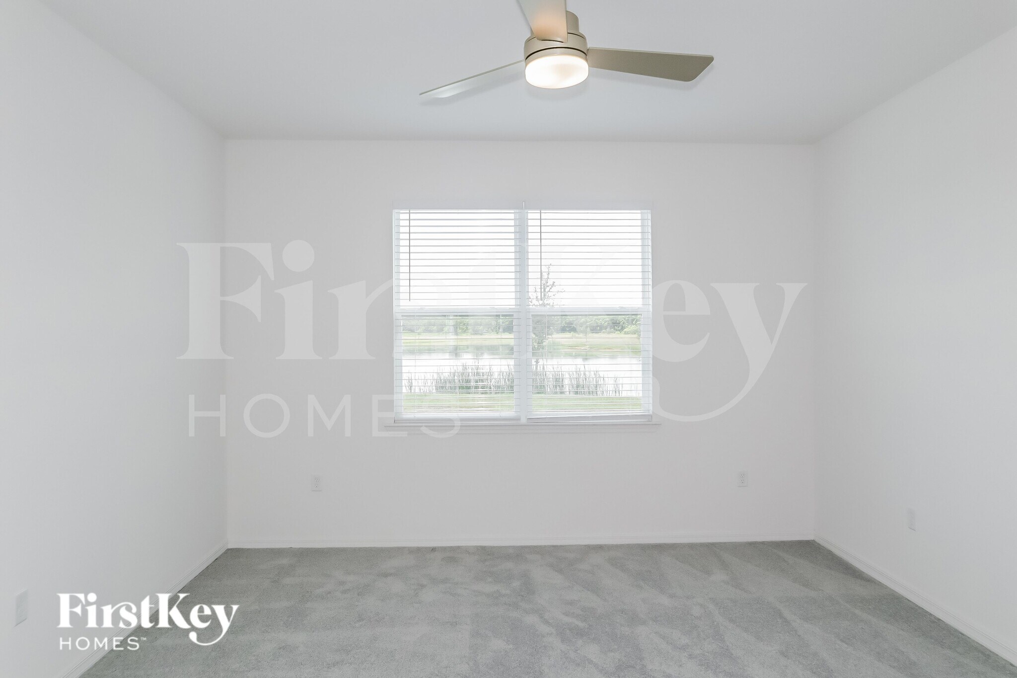 Building Photo - 1570 Isleta Lp