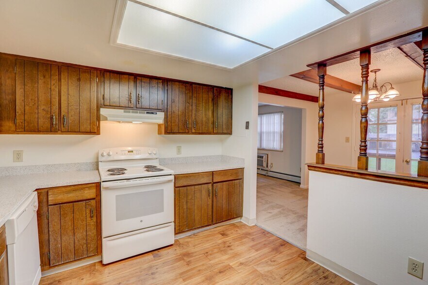 2BR 2BA - 1064 SF - Applewood Crest Townhomes & Apartments